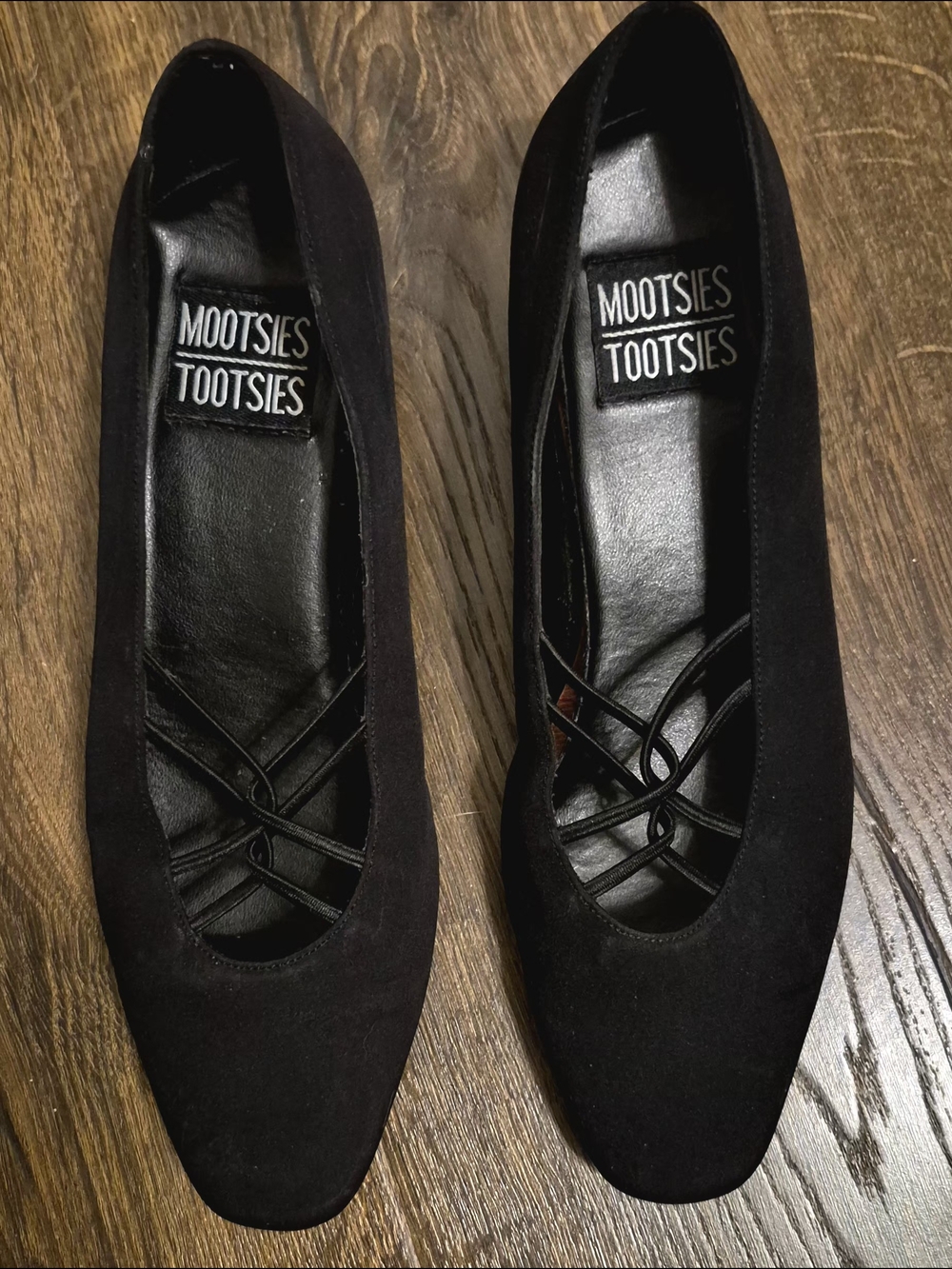 Mootsies Tootsies Black Suede Crisscross Low Heels.